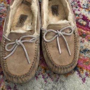 Used UGG Dakota Slippers